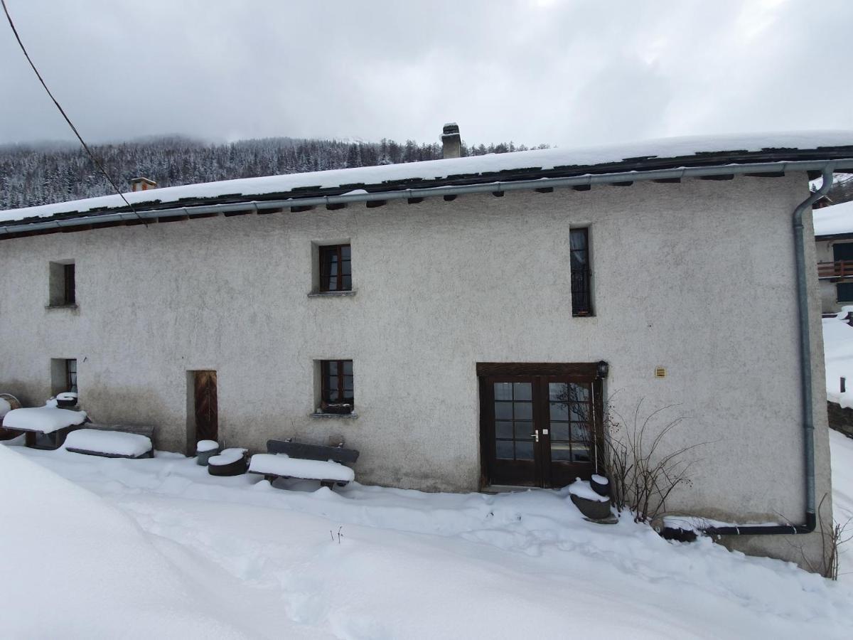 Bourg-Saint-Pierre : Le Cachet D'Antan Apartment Ngoại thất bức ảnh